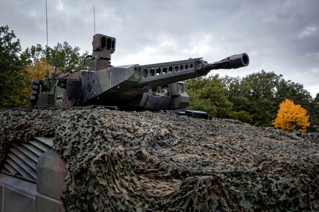 Die Maschinenkanone des Schützenpanzers Puma bekämpft Ziele im Einzel- und Dauerfeuer / Bundeswehr/Marco Dorow Blauer Bund