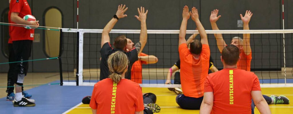 Team Deutschland: Das Trainingslager der Sitzvolleyball Mannschaft; Blauer Bund