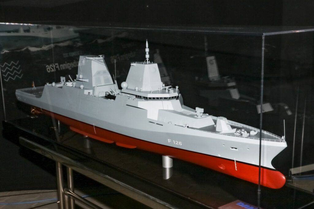Die erste Fregatte F126 wird voraussichtlich 2028 an die Bundeswehr übergeben. Blauer Bund
